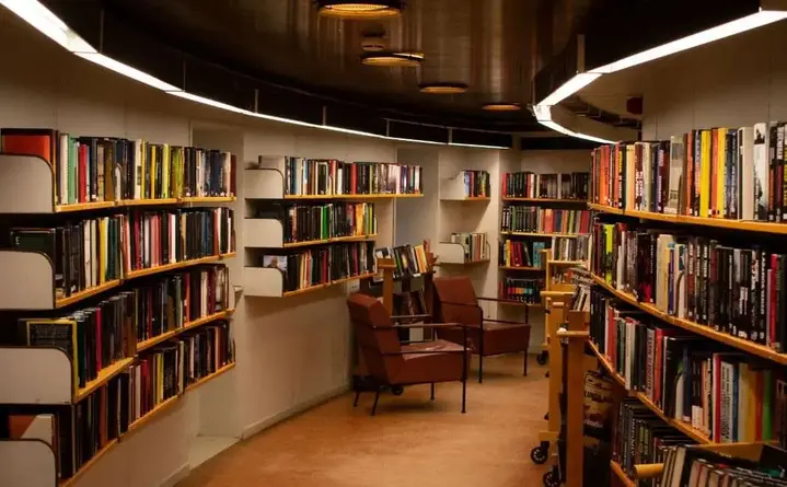 Spotkanie o Laurahütte - wspomnienia, dawne ulice i wystawa fotografii w bibliotece