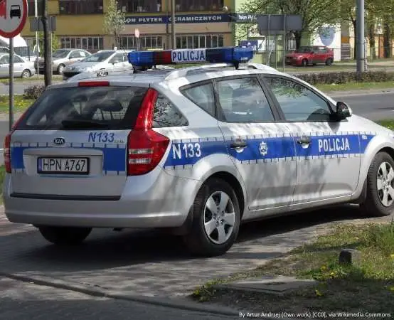 Wzmożony ruch przy cmentarzach. Policja w Siemianowicach apeluje o ostrożność