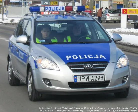 Uroczyste ślubowanie 108 nowych policjantów w Katowicach na Placu Chrobrego