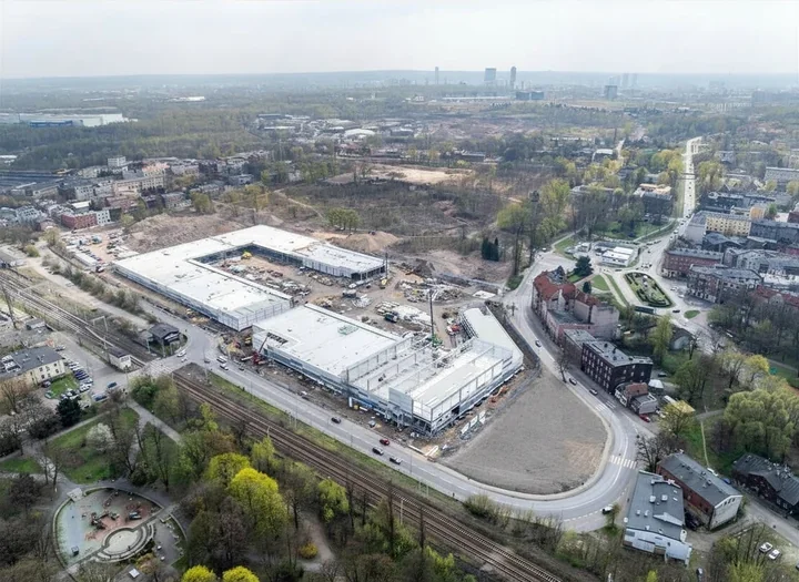 OTO Park Siemianowice rośnie. W środku już szykują lokale do otwarcia