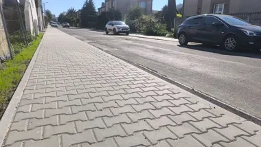 Nowe chodniki przy szkole i na Łukasińskiego. Remont objął 335 metrów