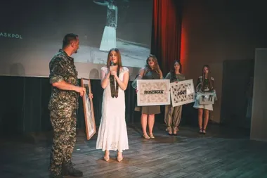 Szesnastoletnia projektantka zachwyciła w Parku Tradycji. Była też licytacja