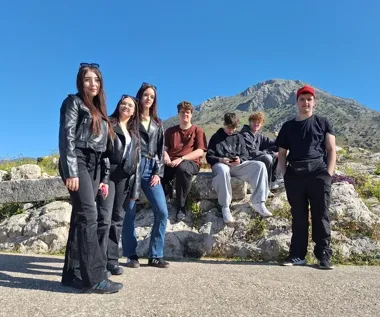 Młodzież z Cogito w Grecji – od Kanału Korynckiego po mury Myken