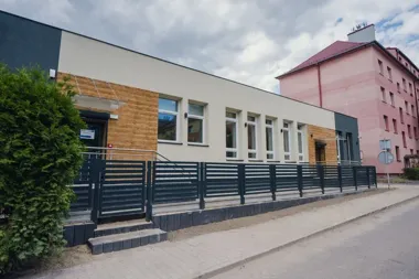SCK Jarzębina po remoncie. Nowa elewacja, fotowoltaika i monitoring