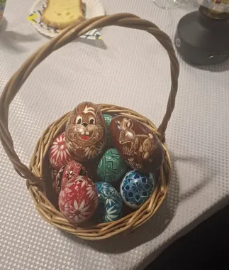 Wielkanocne jajka okazały się zbyt piękne, by je rozbijać