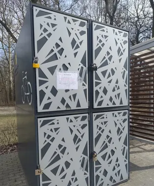 Wiosenne mycie boksów rowerowych – prośba o opróżnienie i zabezpieczenie rzeczy