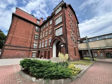 Ponad 7,8 mln zł na modernizację szkoły i przedszkola. Zostanie ceglana elewacja