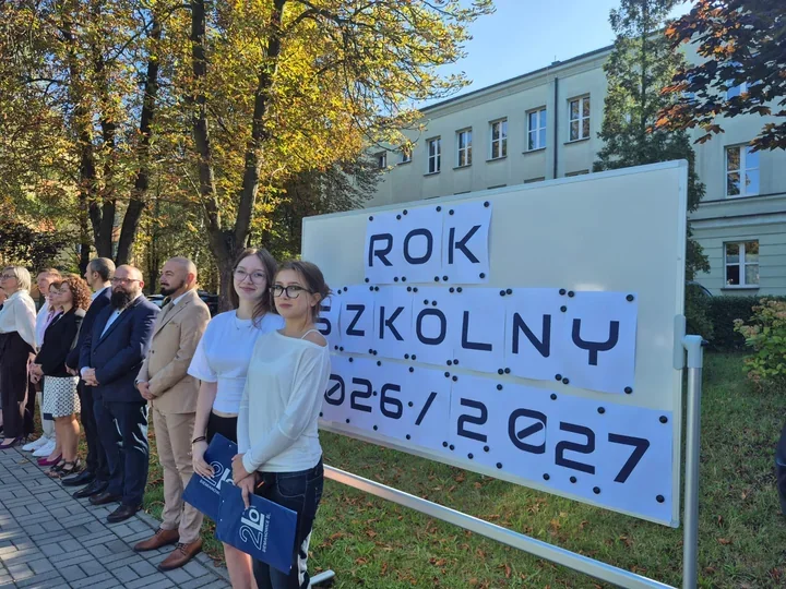 440 uczniów rozpoczęło naukę w Matei. Pierwszoklasiści poznali swoich wychowawców