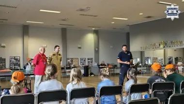 Policjant, ratownik i strażak w Chemiku. Dzieci usłyszały o wakacyjnych zagrożeniach