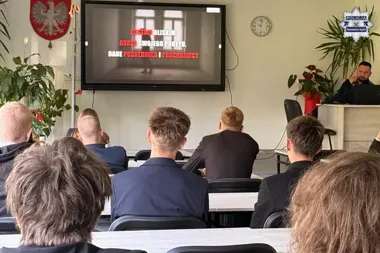 Pułapka zaczyna się od oferty pracy - w Siemianowicach Śląskich ostrzegają przed handlem ludźmi