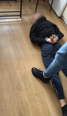 Policja zabezpieczyła ponad 60 gramów marihuany w mieszkaniu - 23-latek objęty dozorem