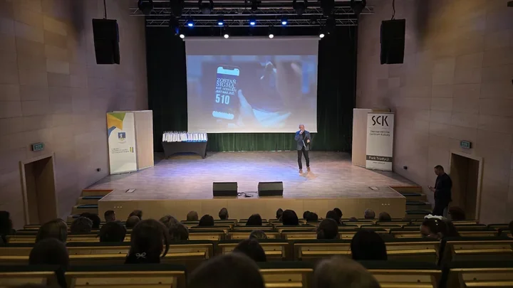 W Parku Tradycji zakończyli kampanię, ale policjanci nie kończą działań